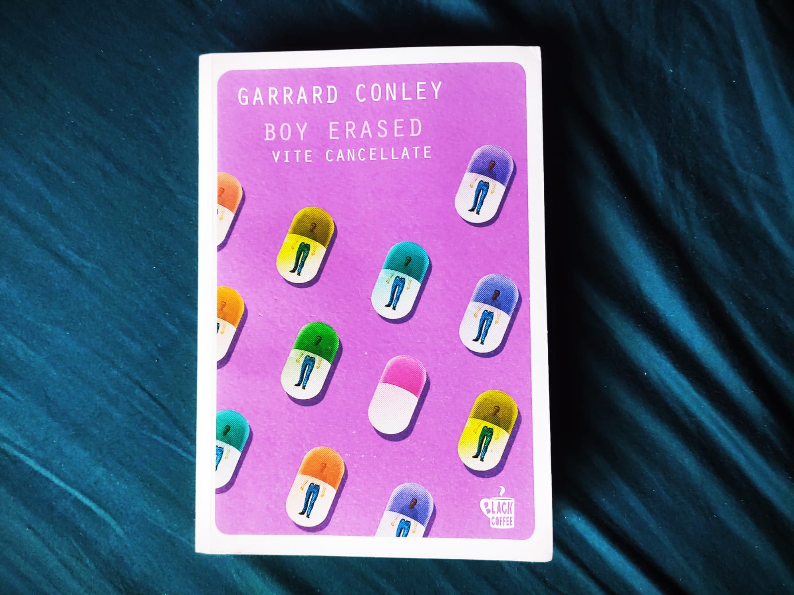 boy erased libro black coffee